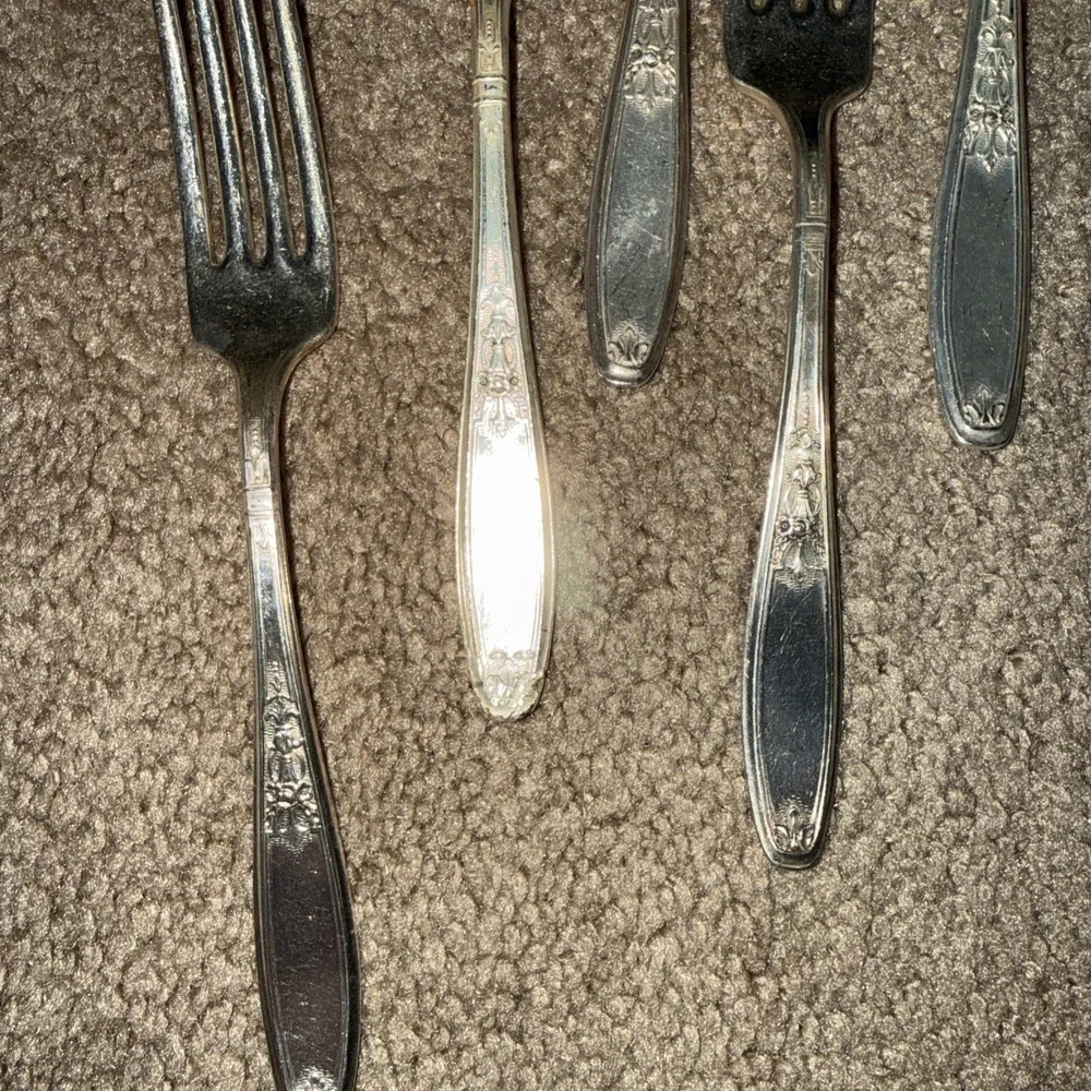 Rogers Bros 1847 Ambassador Silverplate Set of Five Dinner Forks